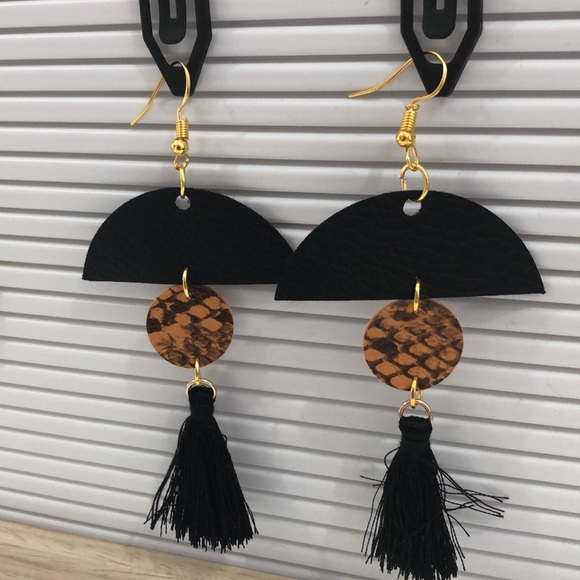 ✨ Dangle Circle And Half Moon Earrings - Picture 2 of 2